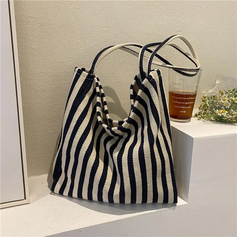 Lässige gestreifte Canvas-Shopper-Tasche