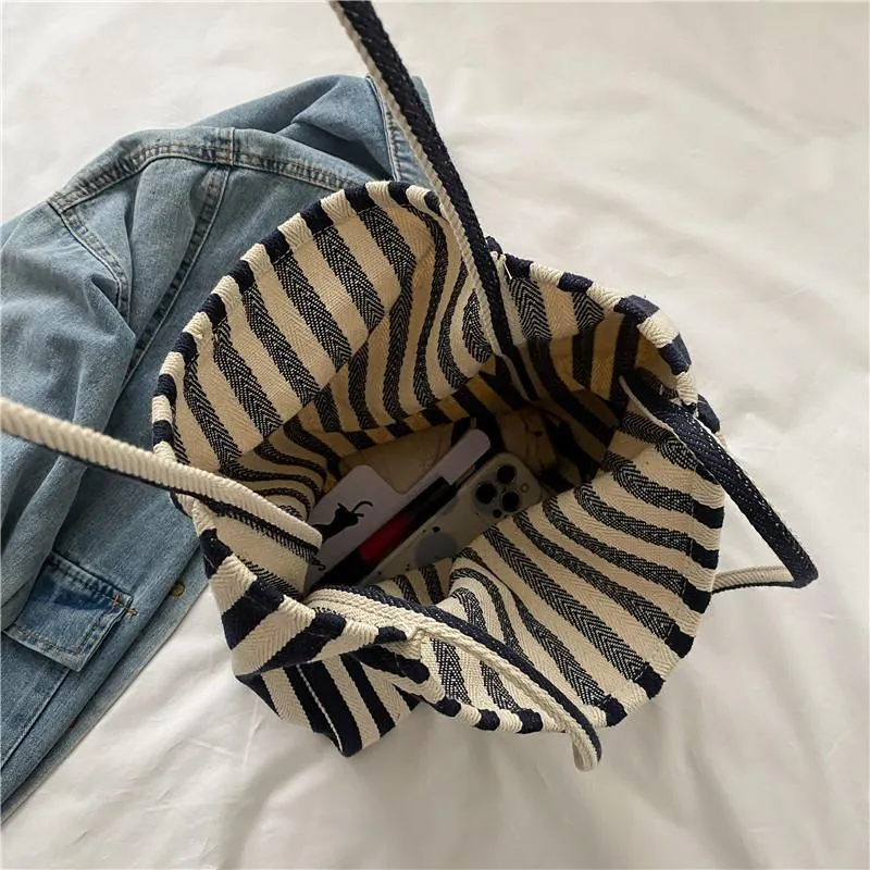Lässige gestreifte Canvas-Shopper-Tasche