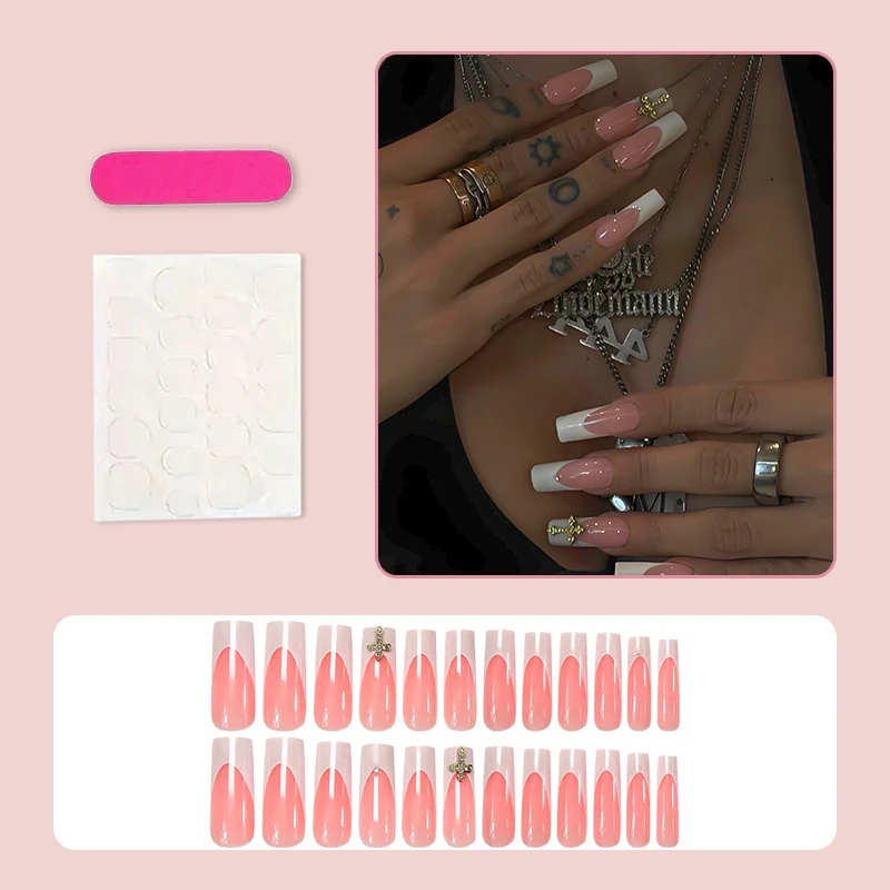 Kunstnagelset mit edlen Akzenten und glamourösen Designs Brehn