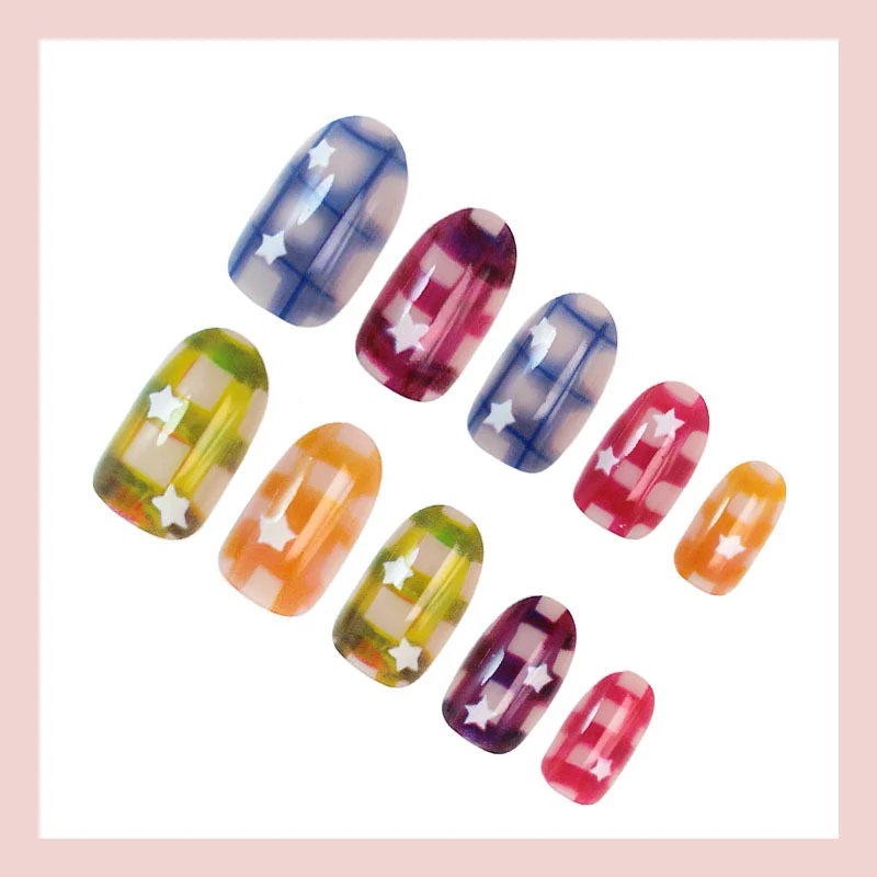 Kunstnagelset mit bunten Sternen-Designs Brehn