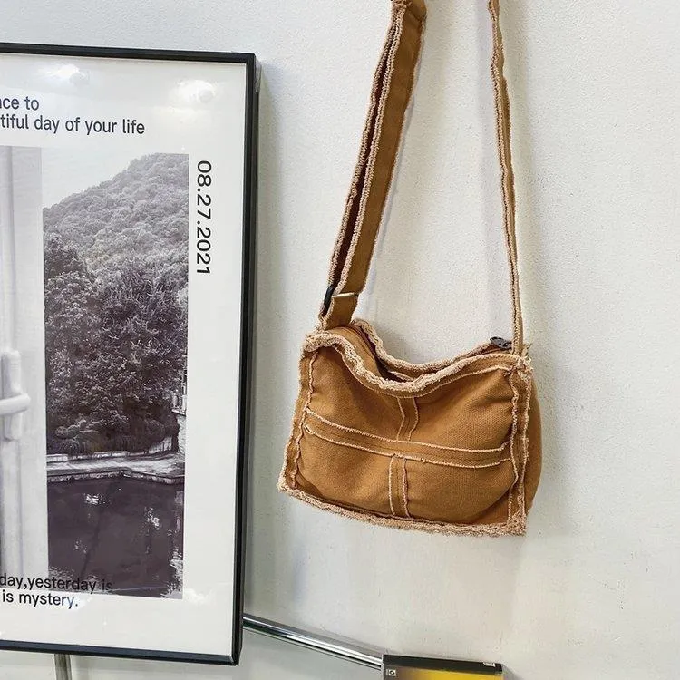 Lässige Fransen-Denim-Schultertasche