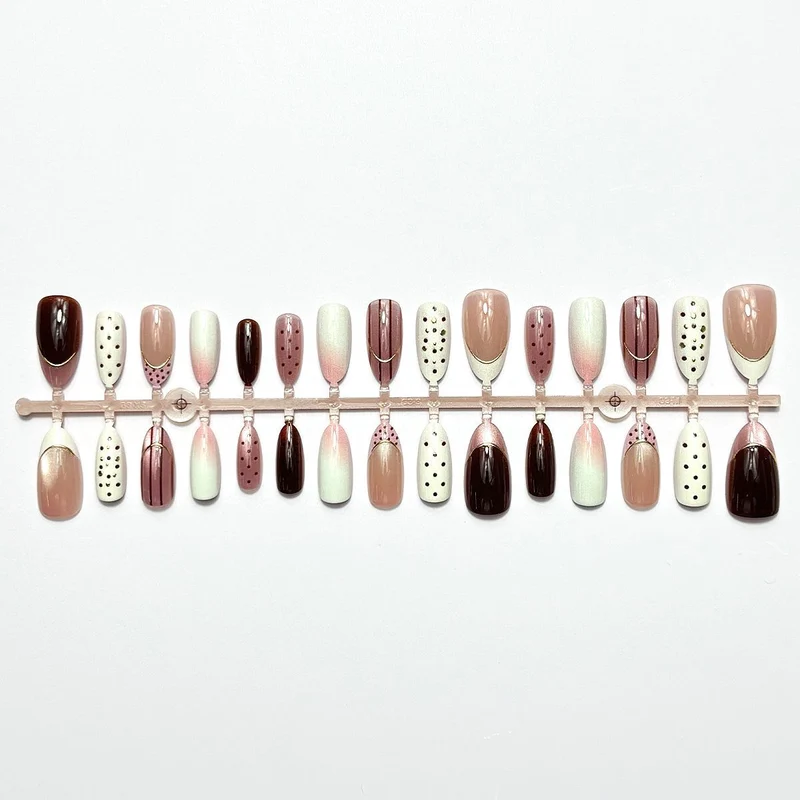 Elegantes Press-On-Nageldesign-Set Brehn