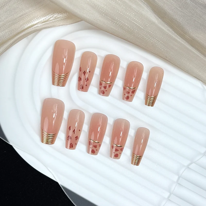 Elegantes Press-On-Nageldesign Brehn