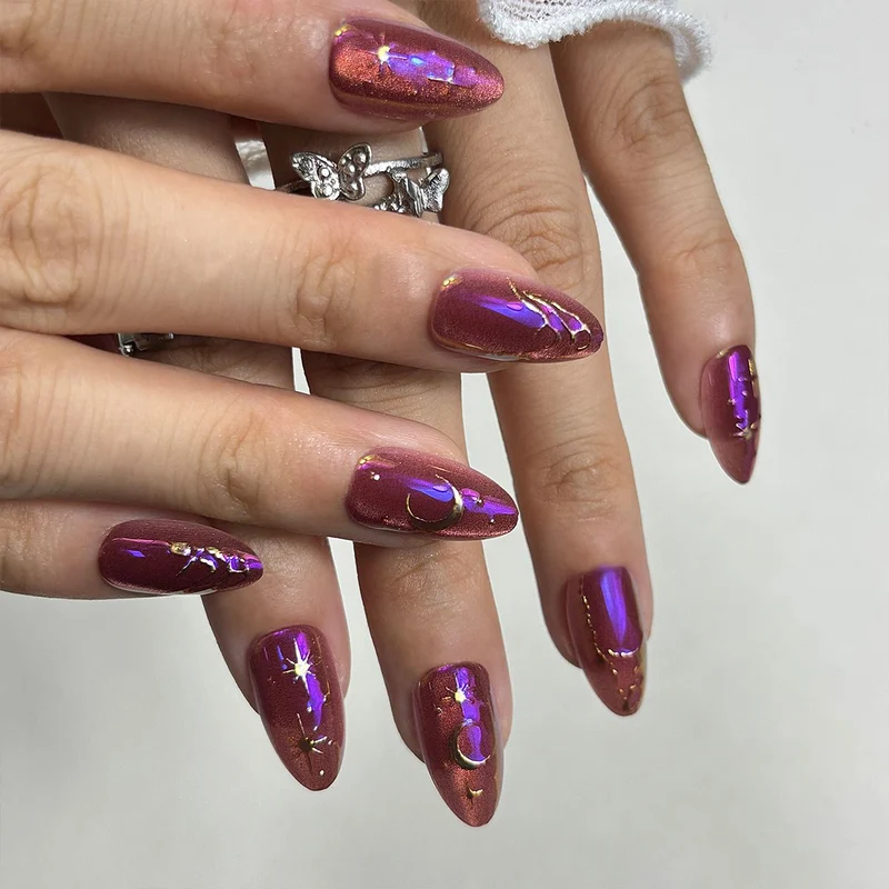 Dekorativer Press-On-Nagelset mit einzigartigen Designs Brehn