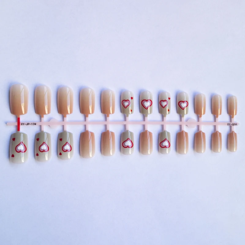 Herzdesign-Nagelkunst-Set