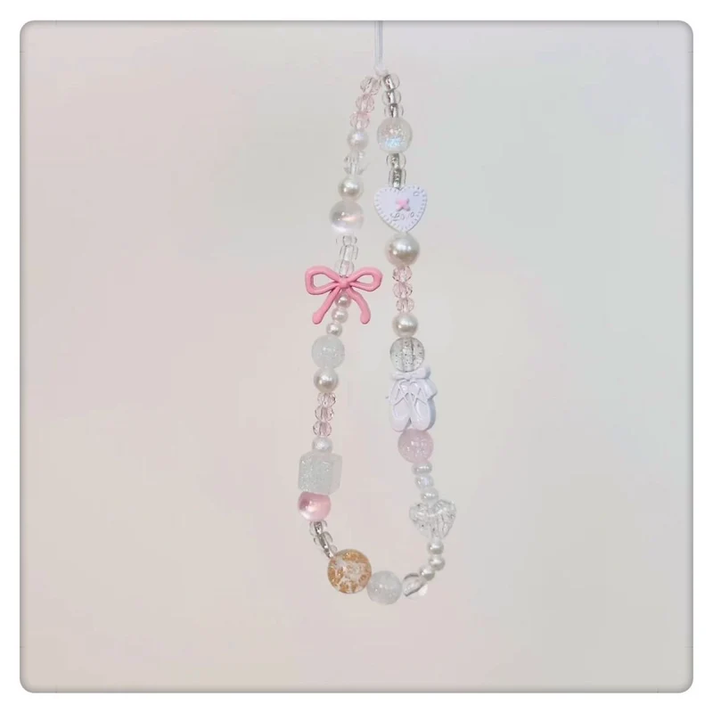 Stylischer beaded Charm Brillenhalter Brehn