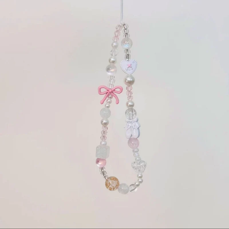 Stylischer beaded Charm Brillenhalter Brehn