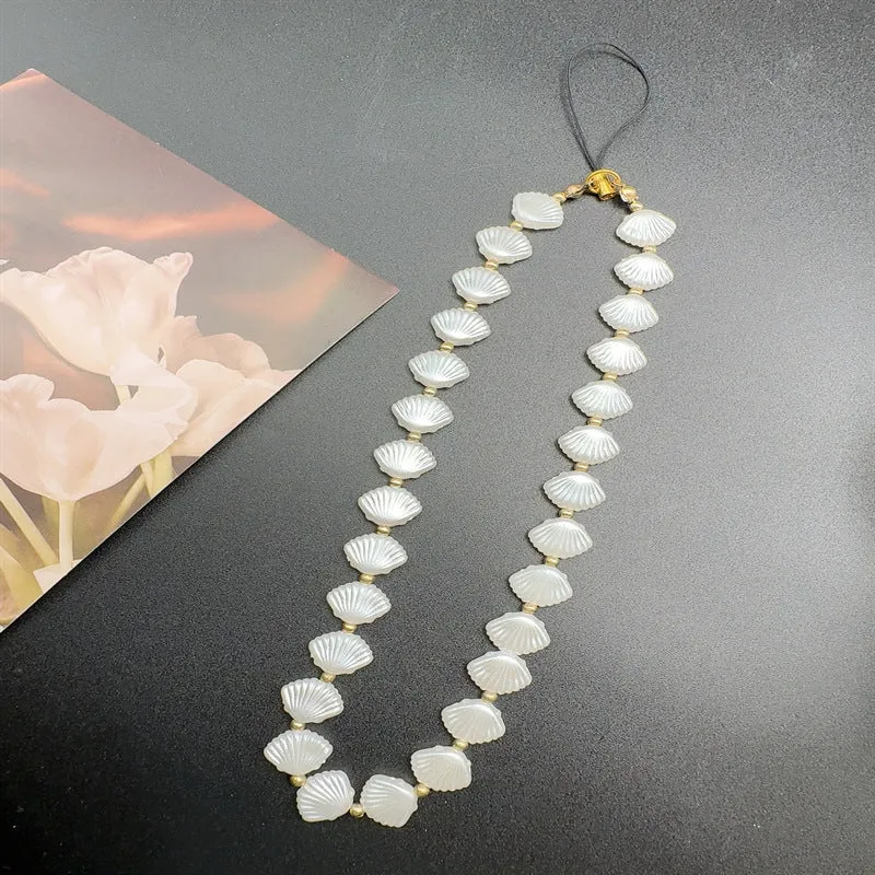Muschelinspirierte Perlenkette Brehn