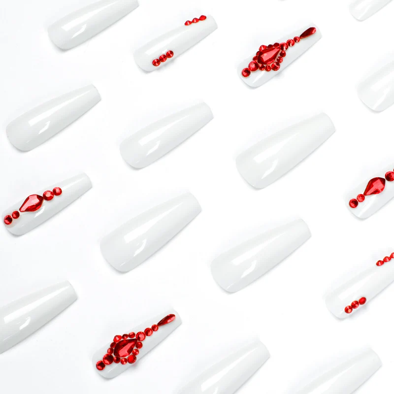 Dekorativer Strass-besetzter Press-On-Nagelset